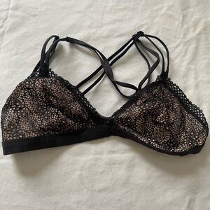 Victoria's Secret Black & Cream Lace Strappy Bralette Size Large NWOT